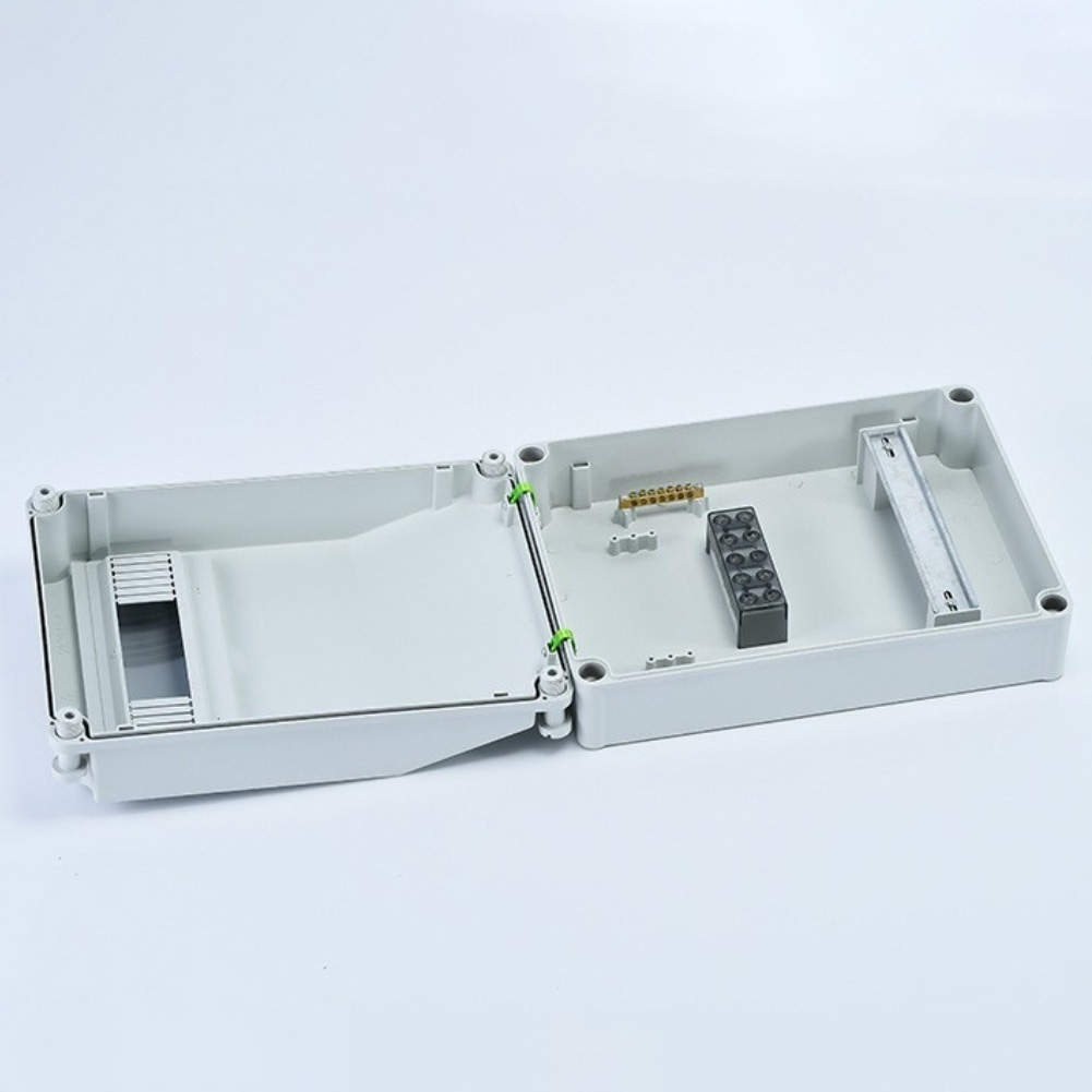 防水構造の電源分配器筐体、2 x 230V 16A EUソケ - Outdoor Power Distributors のレビューと価格